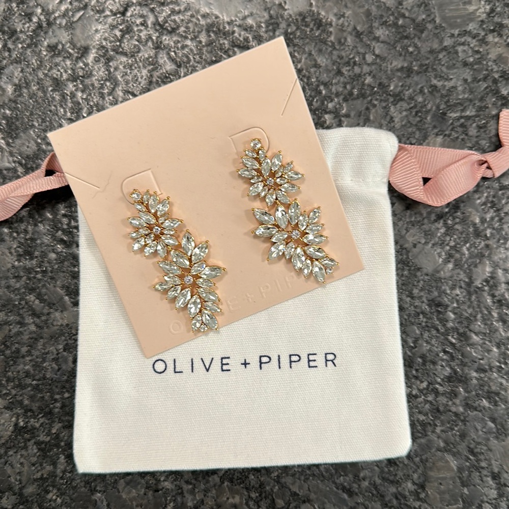 NWT Olive & Piper Flora Drop Earrings